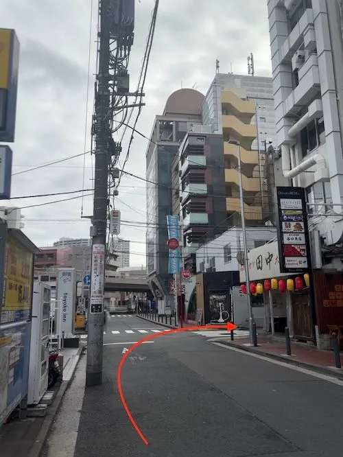 右折後に直進する店舗手前の道のり